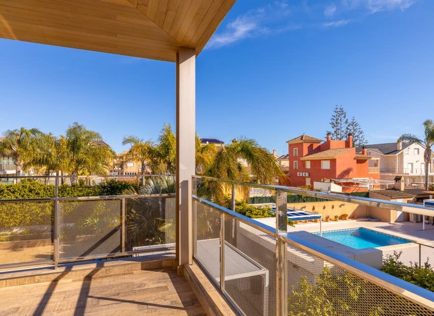 2 soveværelse Villa til salg i La Zenia med swimmingpool - € 1.100.000 (Ref: 8861676)
