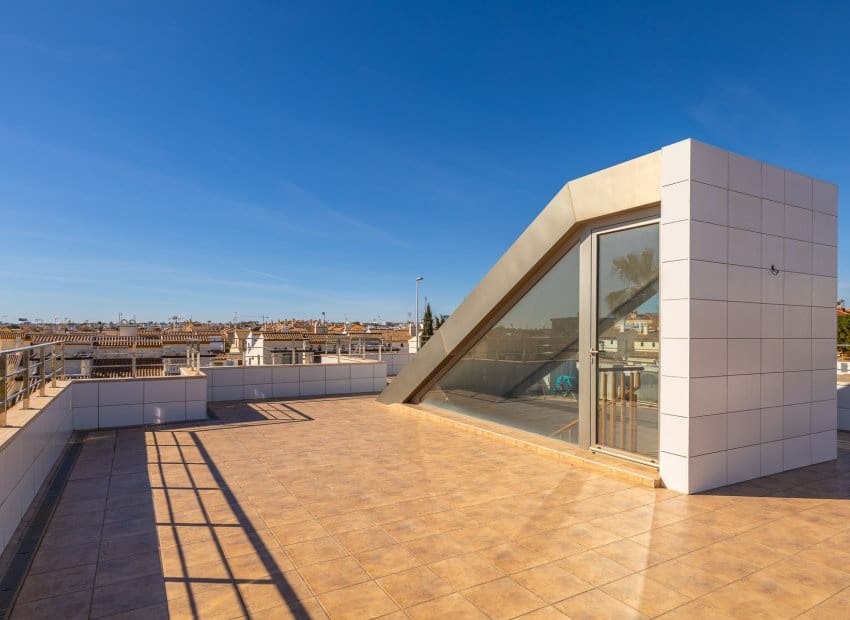 2 soveværelse Villa til salg i La Zenia med swimmingpool - € 1.100.000 (Ref: 8861676)