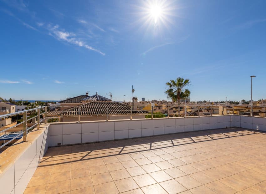 2 soveværelse Villa til salg i La Zenia med swimmingpool - € 1.100.000 (Ref: 8861676)