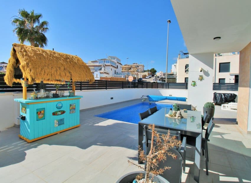 3 camera da letto Villa in vendita in Villamartin con piscina - 405.000 € (Rif: 8861677)