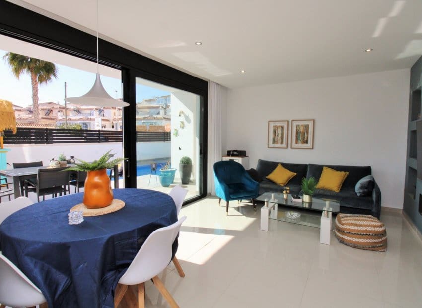 3 camera da letto Villa in vendita in Villamartin con piscina - 405.000 € (Rif: 8861677)