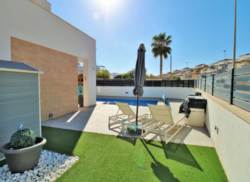 3 camera da letto Villa in vendita in Villamartin con piscina - 405.000 € (Rif: 8861677)