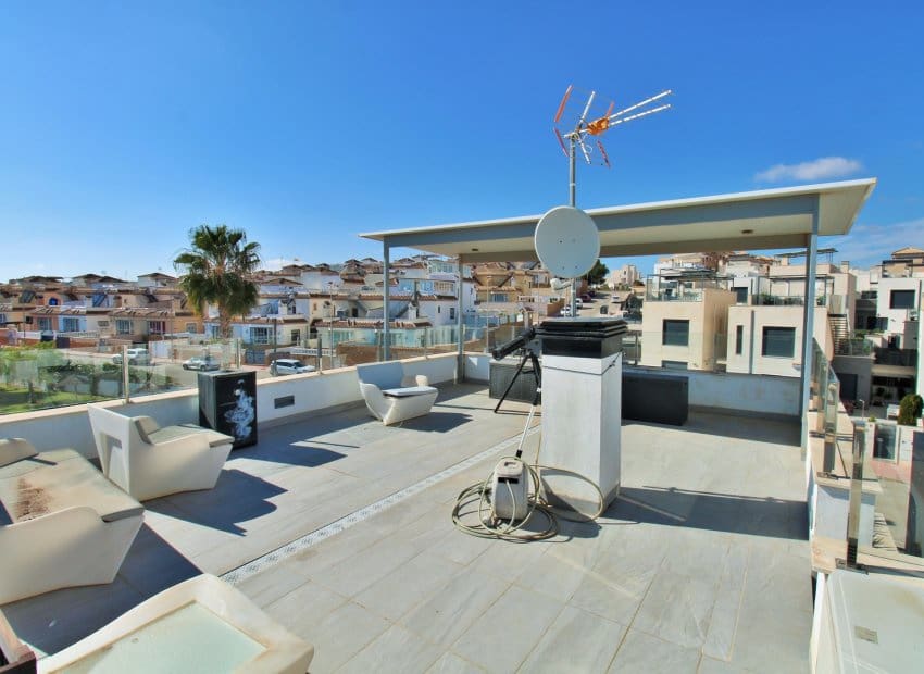 3 camera da letto Villa in vendita in Villamartin con piscina - 405.000 € (Rif: 8861677)