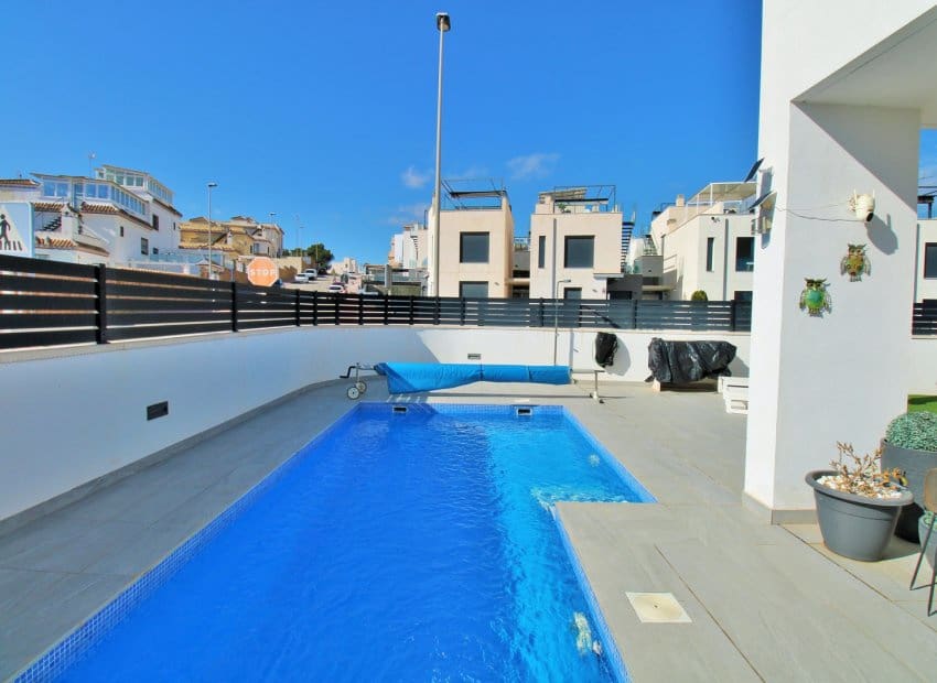 3 camera da letto Villa in vendita in Villamartin con piscina - 405.000 € (Rif: 8861677)