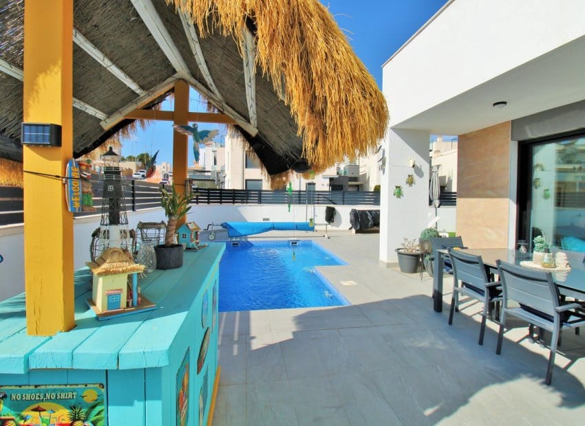 3 camera da letto Villa in vendita in Villamartin con piscina - 405.000 € (Rif: 8861677)