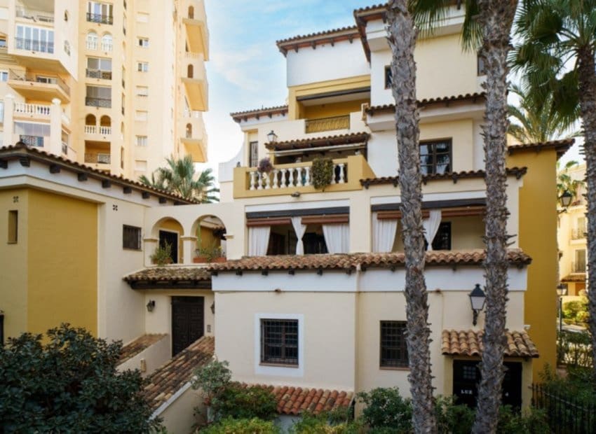 3 soverom Penthouse til salgs i Torrevieja med svømmebasseng - € 320 000 (Ref: 8861680)