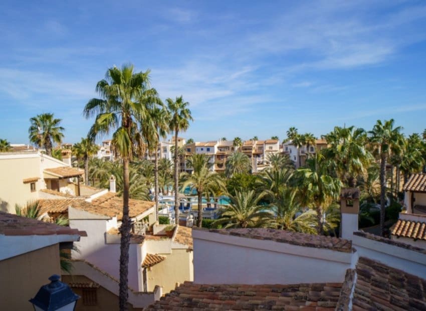 3 soverom Penthouse til salgs i Torrevieja med svømmebasseng - € 320 000 (Ref: 8861680)
