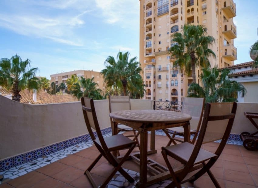 3 soverom Penthouse til salgs i Torrevieja med svømmebasseng - € 320 000 (Ref: 8861680)