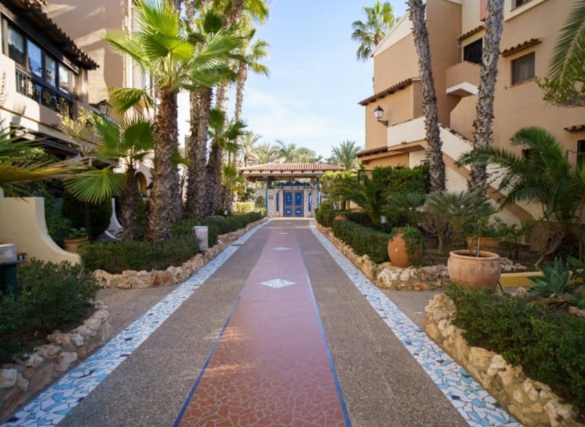 3 soverom Penthouse til salgs i Torrevieja med svømmebasseng - € 320 000 (Ref: 8861680)