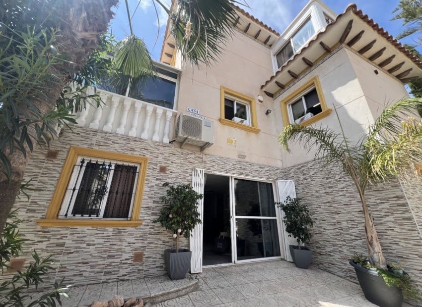 4 soverom Villa til salgs i La Zenia med svømmebasseng - € 399 000 (Ref: 8904605)