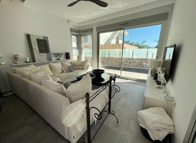 3 bedroom Villa for sale in Mil Palmeras, Orihuela with pool - € 535,000 (Ref: 8904607)