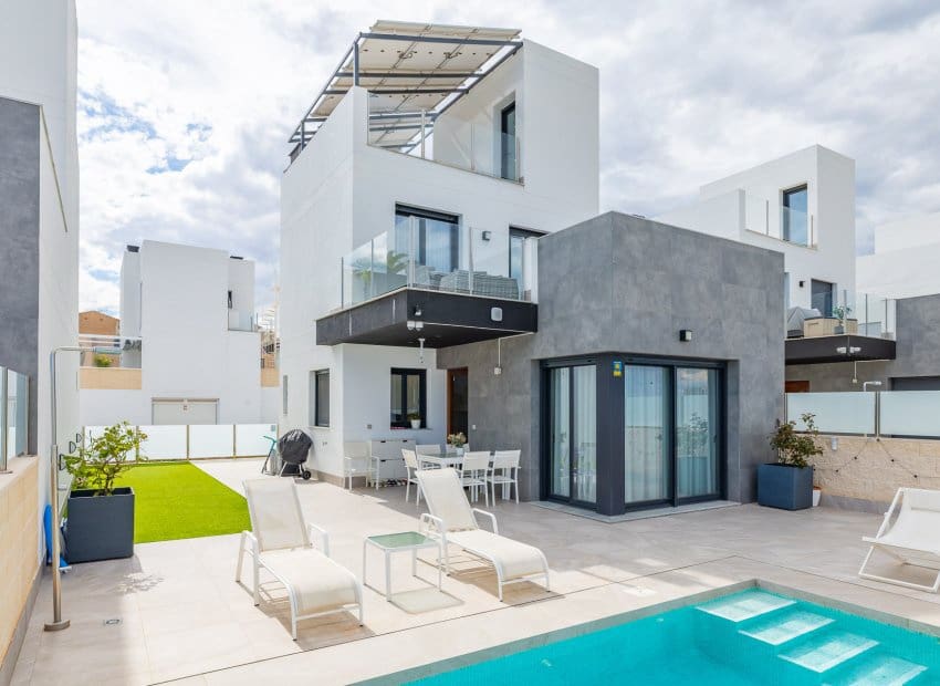 3 chambre Villa/Maison à vendre à Los Balcones avec piscine - 670 000 € (Ref: 8904619)