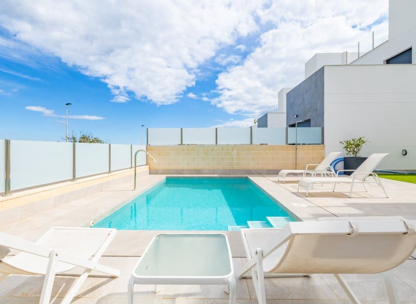 3 chambre Villa/Maison à vendre à Los Balcones avec piscine - 670 000 € (Ref: 8904619)