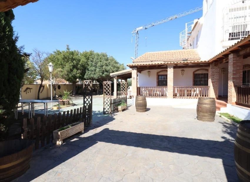4 soveværelse Restaurant/Bar til salg i La Zenia - € 750.000 (Ref: 8909619)