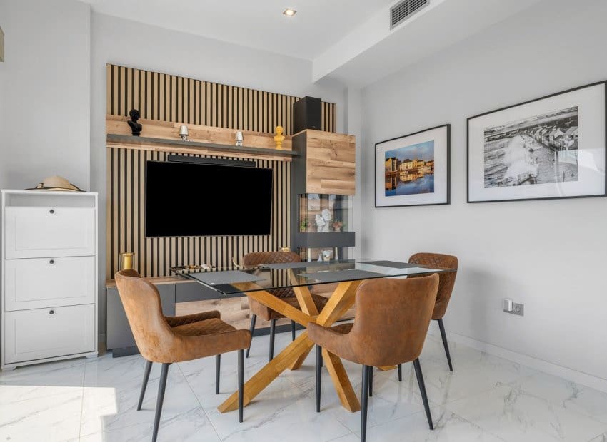 4 chambre Villa/Maison à vendre à Villamartin avec piscine - 449 000 € (Ref: 8913603)