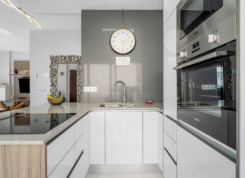 4 chambre Villa/Maison à vendre à Villamartin avec piscine - 449 000 € (Ref: 8913603)