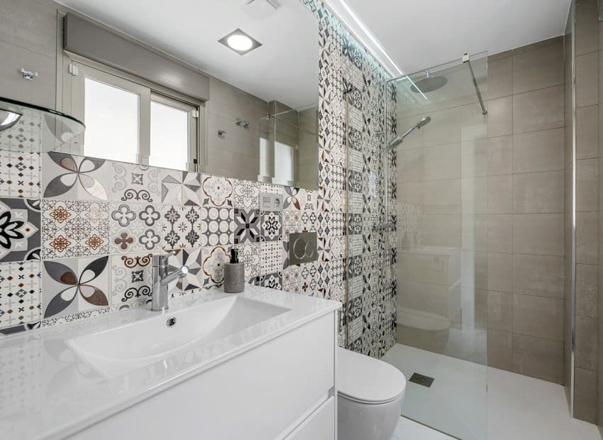 4 chambre Villa/Maison à vendre à Villamartin avec piscine - 449 000 € (Ref: 8913603)