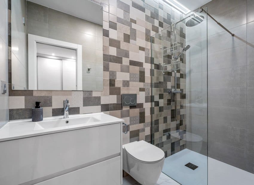 4 chambre Villa/Maison à vendre à Villamartin avec piscine - 449 000 € (Ref: 8913603)