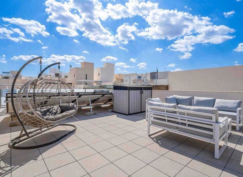 4 chambre Villa/Maison à vendre à Villamartin avec piscine - 449 000 € (Ref: 8913603)