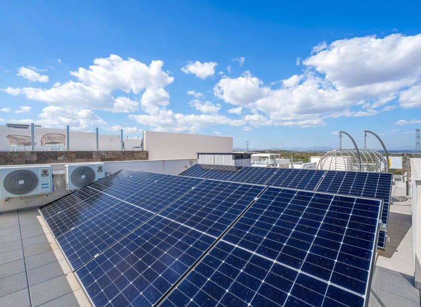 4 chambre Villa/Maison à vendre à Villamartin avec piscine - 449 000 € (Ref: 8913603)