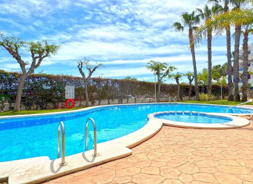 2 slaapkamer Appartement te koop in Orihuela Costa met zwembad - € 182.000 (Ref: 8939209)