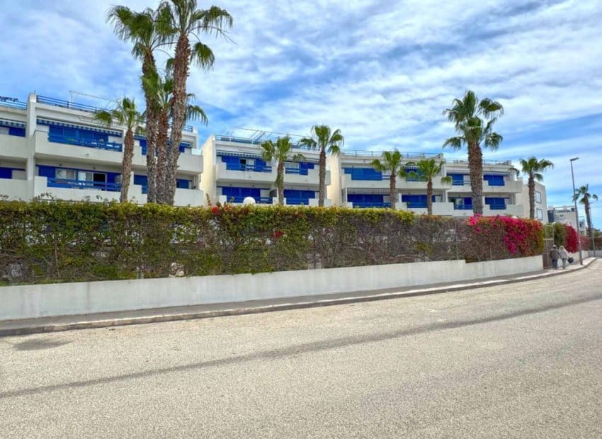 2 slaapkamer Appartement te koop in Orihuela Costa met zwembad - € 182.000 (Ref: 8939209)
