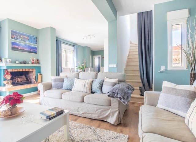 Chalet de 3 habitaciones en Las Filipinas en venta con piscina - 425.000 € (Ref: 8941765)