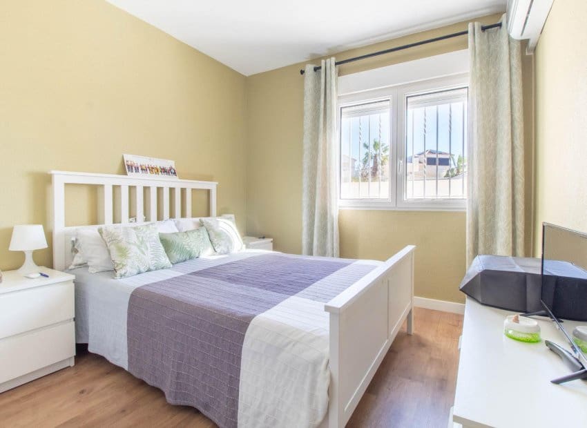 3 sypialnia Willa na sprzedaż w San Miguel de Salinas z basenem - 425 000 € (Ref: 8941765)