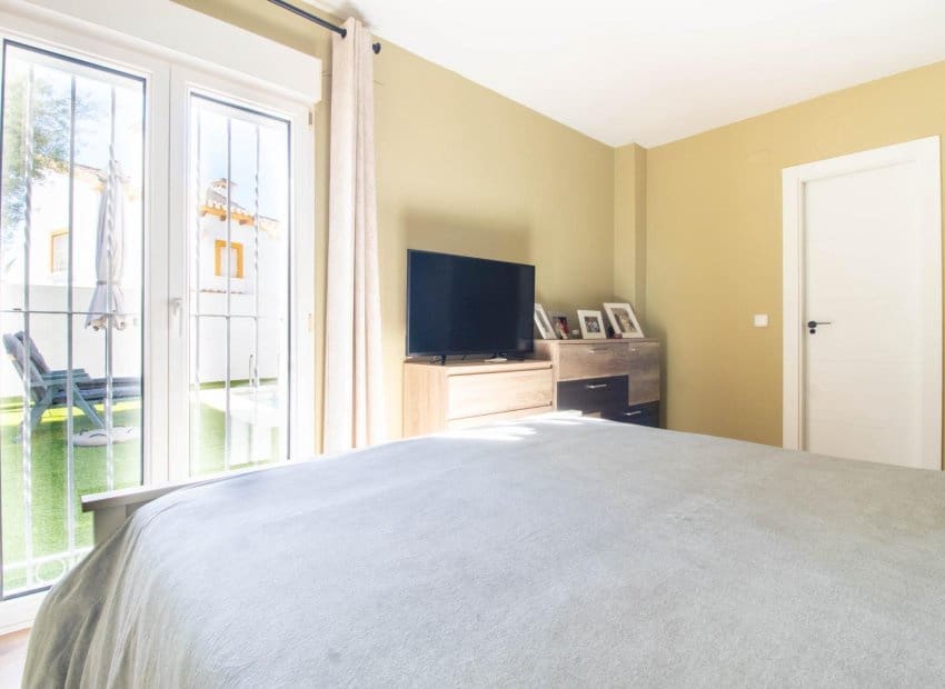 3 sypialnia Willa na sprzedaż w San Miguel de Salinas z basenem - 425 000 € (Ref: 8941765)