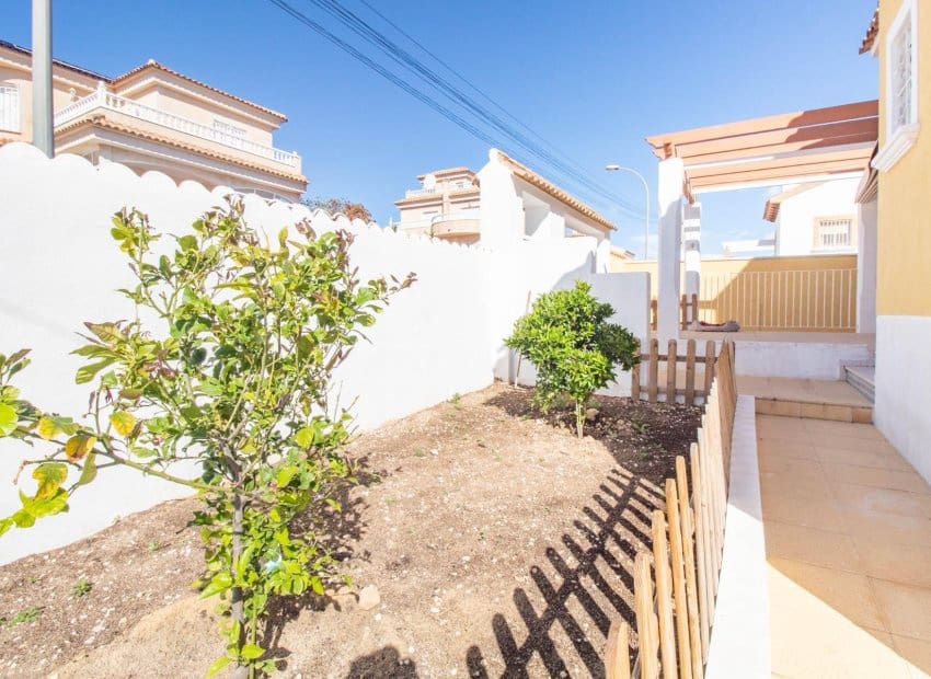 3 sypialnia Willa na sprzedaż w San Miguel de Salinas z basenem - 425 000 € (Ref: 8941765)