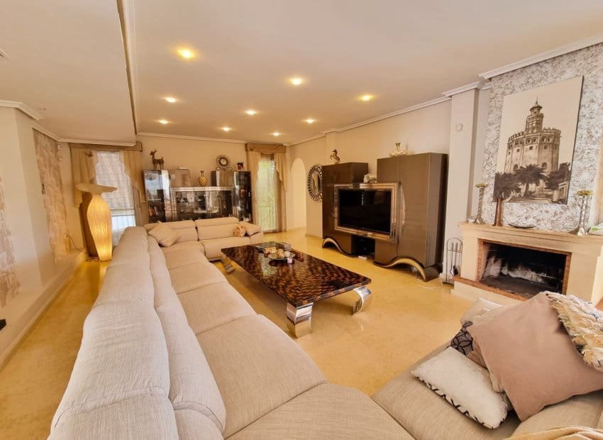 5 chambre Villa/Maison à vendre à La Mata avec piscine - 1 170 000 € (Ref: 8944937)