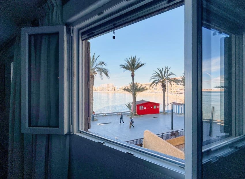 3 bedroom Beach Apartment for sale in Torrevieja - € 250,000 (Ref: 8947418)