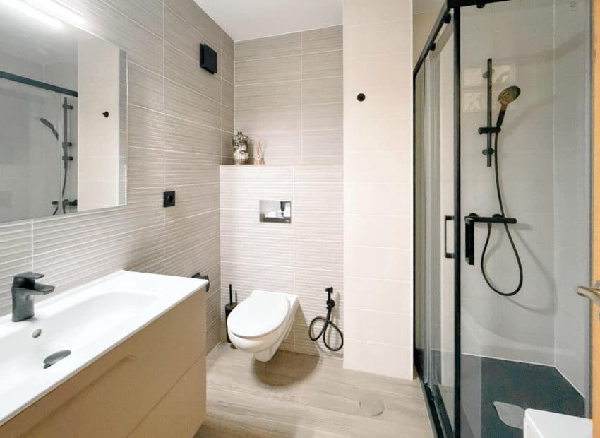 3 bedroom Beach Apartment for sale in Torrevieja - € 250,000 (Ref: 8947418)