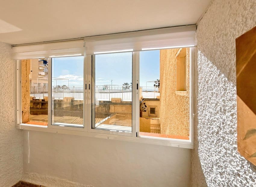 3 bedroom Beach Apartment for sale in Torrevieja - € 250,000 (Ref: 8947418)