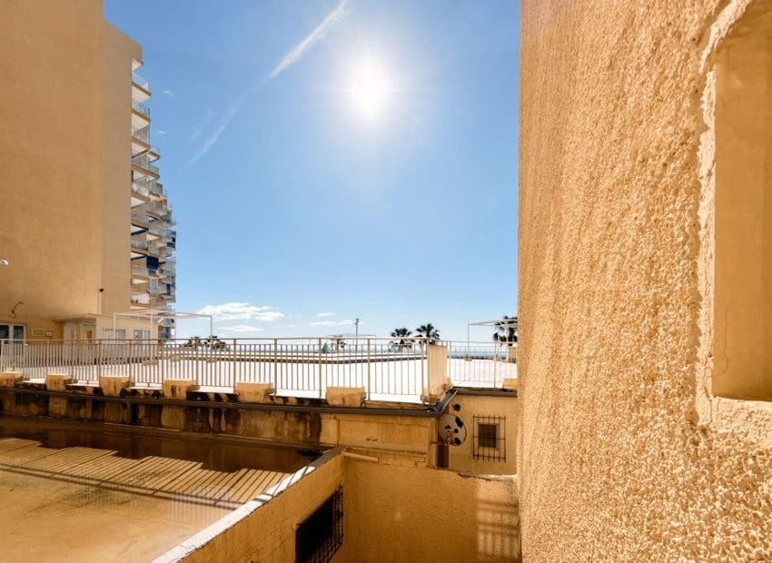 3 bedroom Beach Apartment for sale in Torrevieja - € 250,000 (Ref: 8947418)