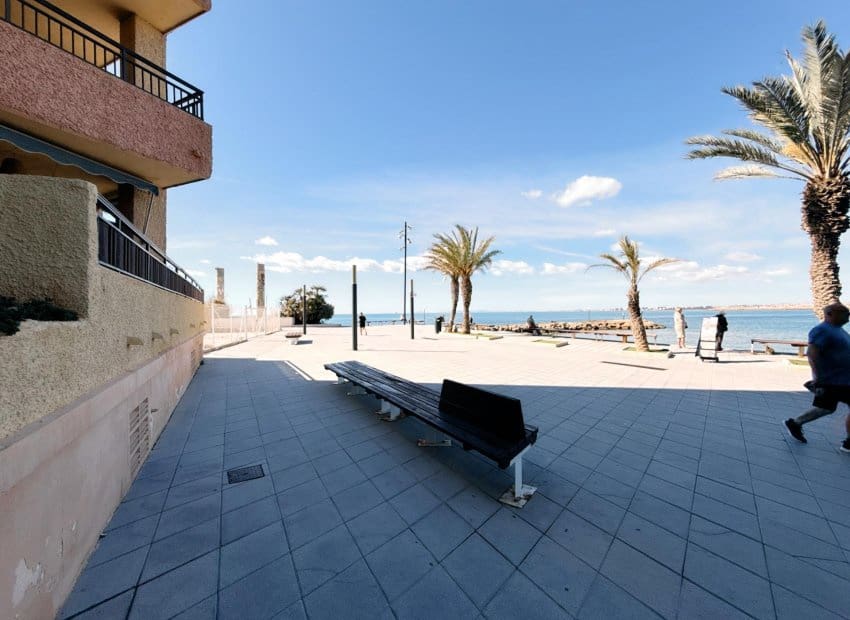 3 bedroom Beach Apartment for sale in Torrevieja - € 250,000 (Ref: 8947418)