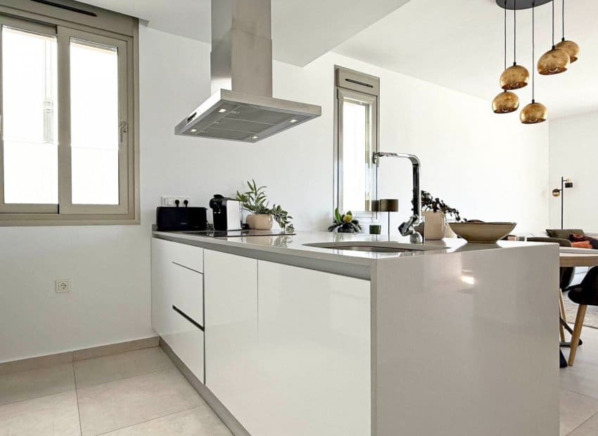 4 Zimmer Villa zu verkaufen in Villamartin mit Pool - 569.000 € (Ref: 8953095)