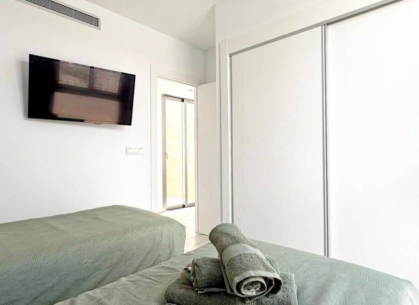 4 Zimmer Villa zu verkaufen in Villamartin mit Pool - 569.000 € (Ref: 8953095)