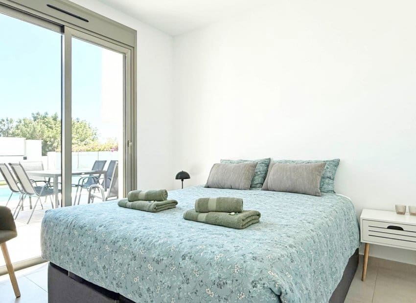 4 Zimmer Villa zu verkaufen in Villamartin mit Pool - 569.000 € (Ref: 8953095)