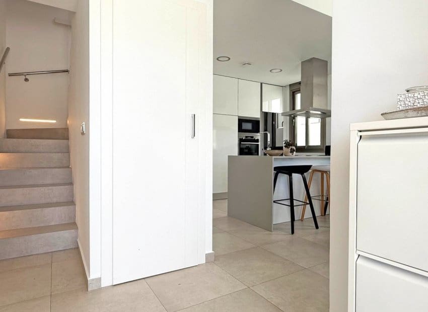 4 Zimmer Villa zu verkaufen in Villamartin mit Pool - 569.000 € (Ref: 8953095)