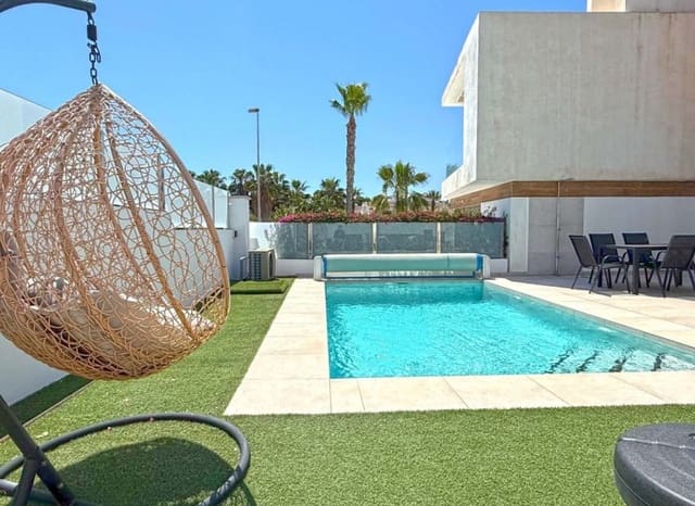 4 Zimmer Villa zu verkaufen in Los Almendros (Orihuela Costa), Orihuela mit Pool - 569.000 € (Ref: 8953095)