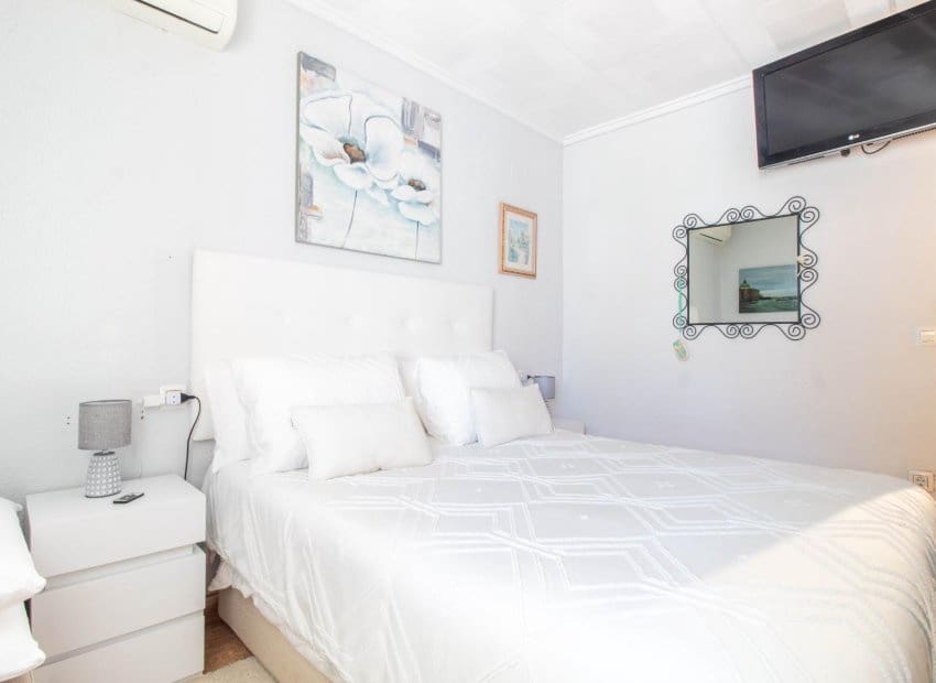 2 soveværelse Bungalow til salg i El Chaparral - € 149.000 (Ref: 8960643)