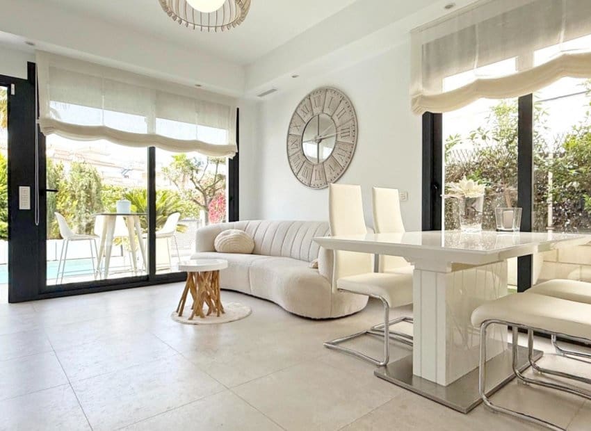 3 soverom Hus til salgs i Villamartin med svømmebasseng - € 369 900 (Ref: 8967252)