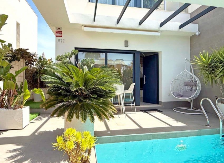 3 soverom Hus til salgs i Villamartin med svømmebasseng - € 369 900 (Ref: 8967252)