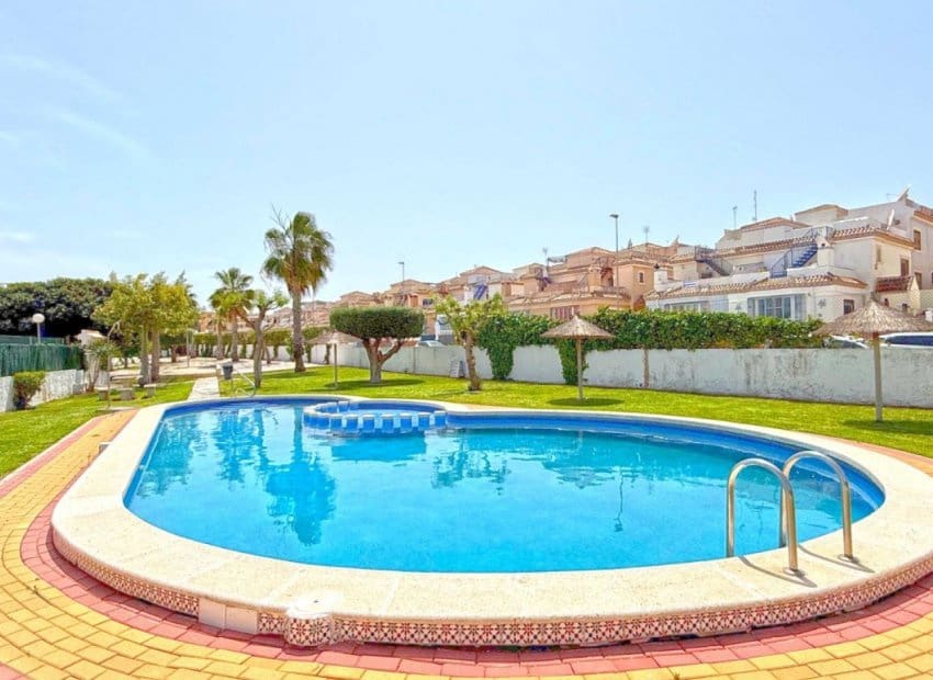 3 soverom Hus til salgs i Villamartin med svømmebasseng - € 369 900 (Ref: 8967252)