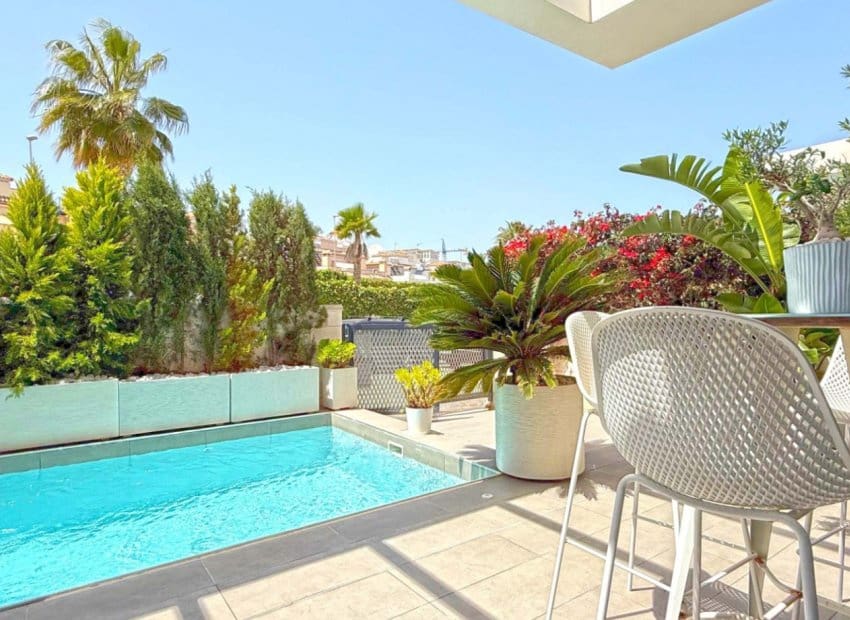 3 soverom Hus til salgs i Villamartin med svømmebasseng - € 369 900 (Ref: 8967252)