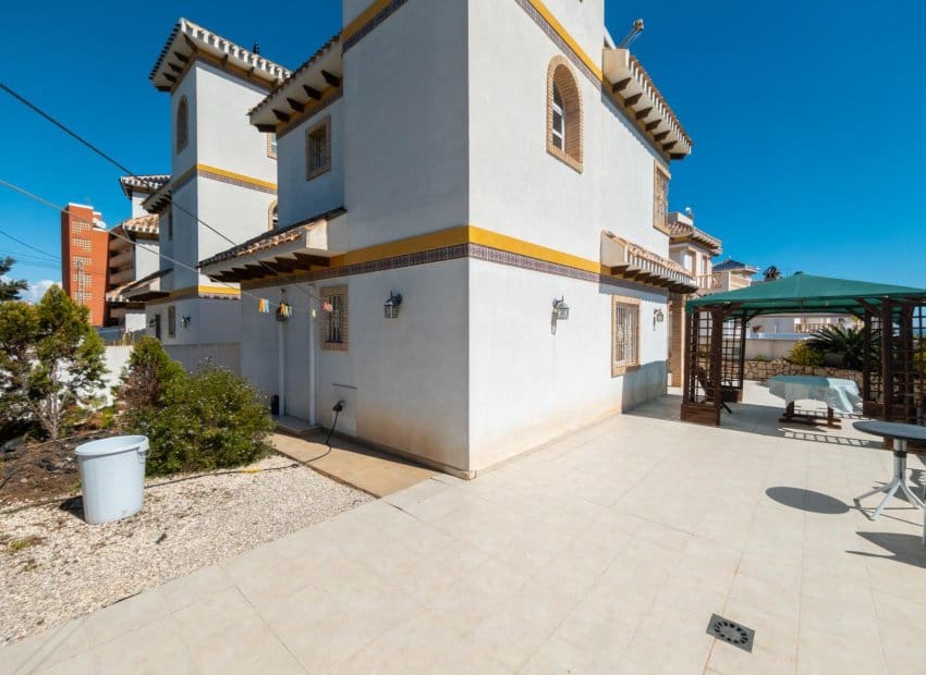 3 bedroom Villa for sale in La Mata - € 450,000 (Ref: 8969163)