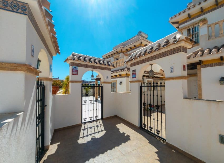 3 bedroom Villa for sale in La Mata - € 450,000 (Ref: 8969163)