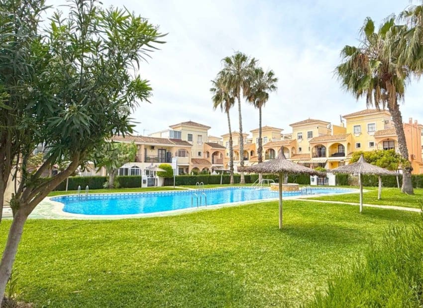 3 bedroom Townhouse for sale in Orihuela Costa with pool - € 199,000 (Ref: 8971507)