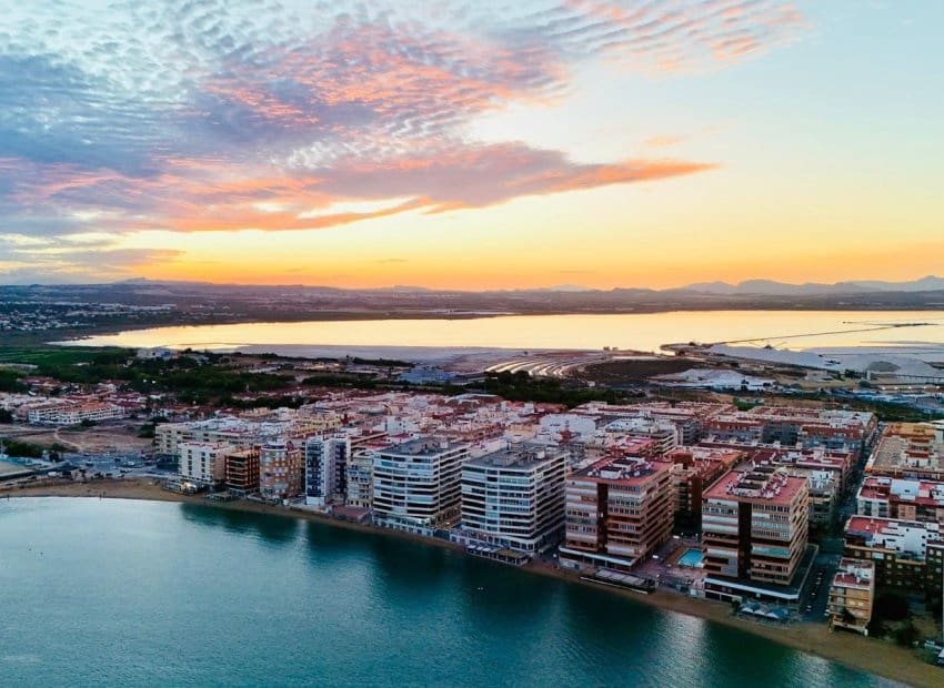 3 camera da letto Appartamento in vendita in Torrevieja con piscina - 290.000 € (Rif: 8971512)